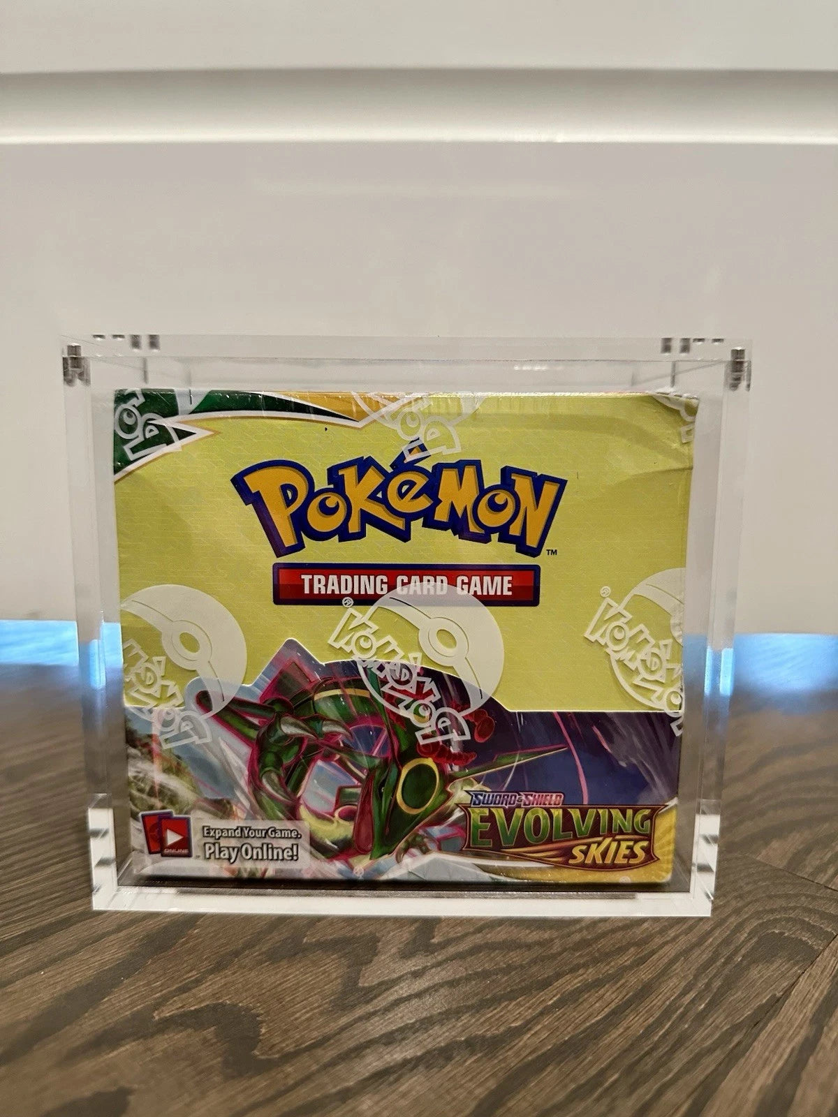 Pokemon TCG Sword & Shield Evolving Skies Booster Box SEALED NEW W/ Acrylic Case