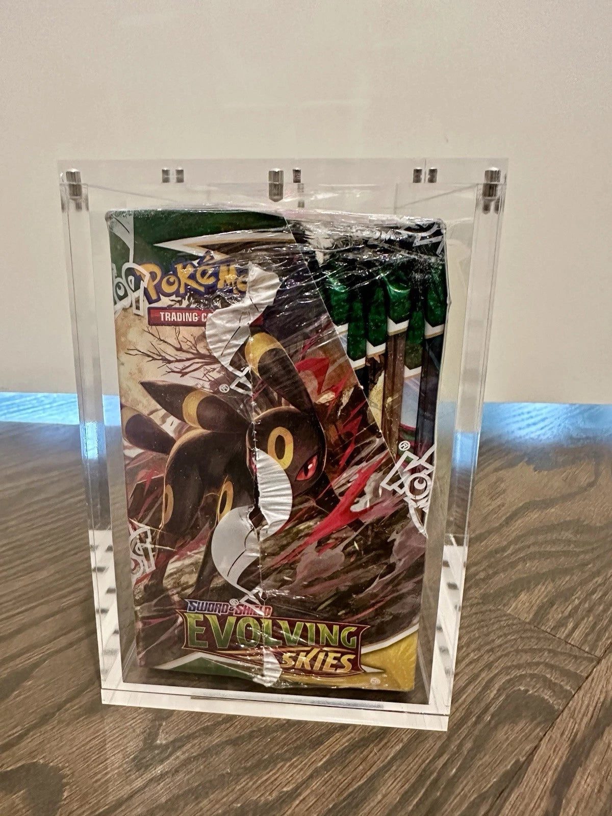 Pokemon TCG Sword & Shield Evolving Skies Booster Box SEALED NEW W/ Acrylic Case