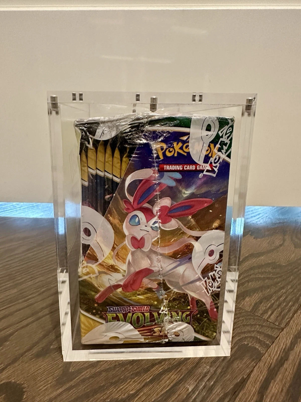 Pokemon TCG Sword & Shield Evolving Skies Booster Box SEALED NEW W/ Acrylic Case