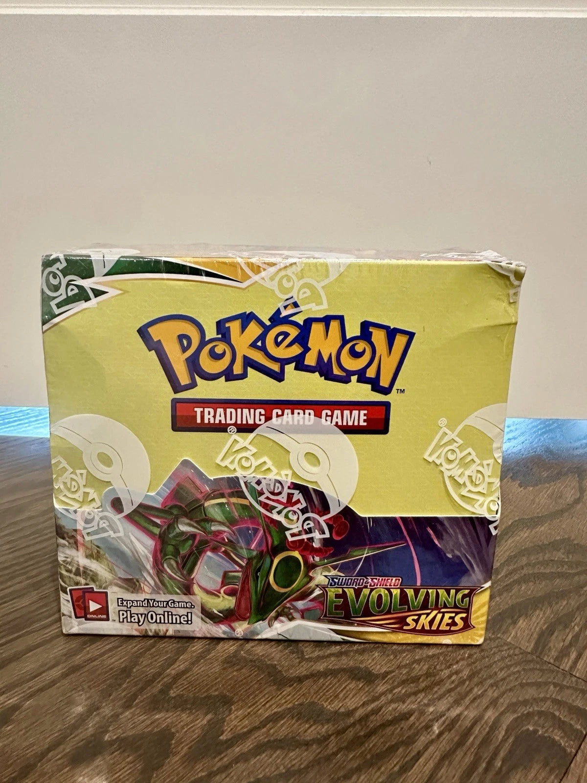 Pokemon TCG Sword & Shield Evolving Skies Booster Box SEALED NEW W/ Acrylic Case
